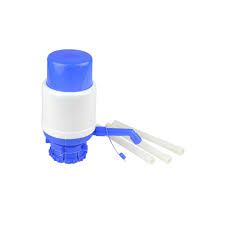 مضخة مياه يدوية